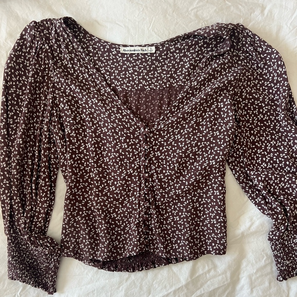 Abercrombie peasant top